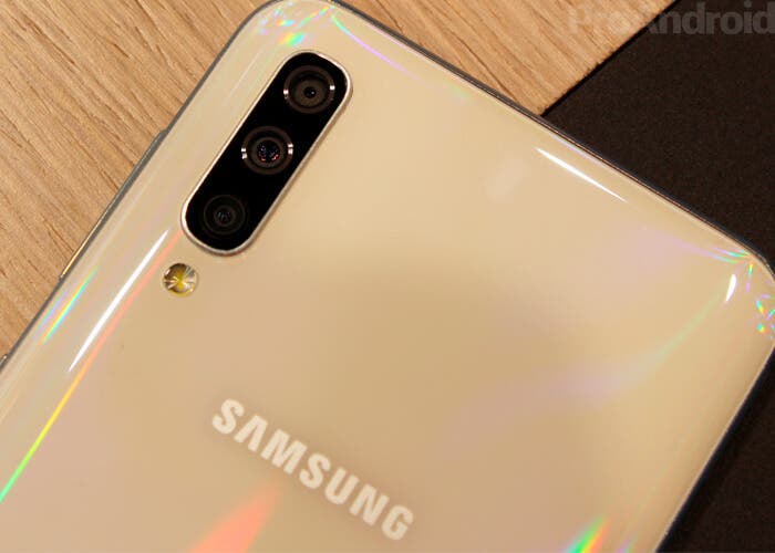 Společnost Samsung pracuje na skládacím mobilním telefonu s rozšiřitelným displejem