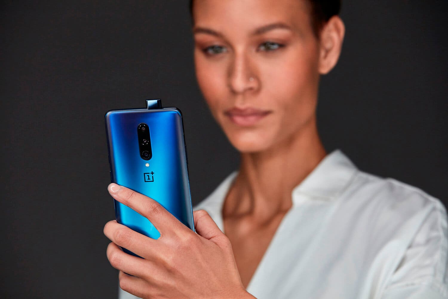 OnePlus 7 Pro v prodeji, získejte jej za nejlepší cenu online 2 OnePlus 7 Pro v prodeji, získejte jej za nejlepší cenu online