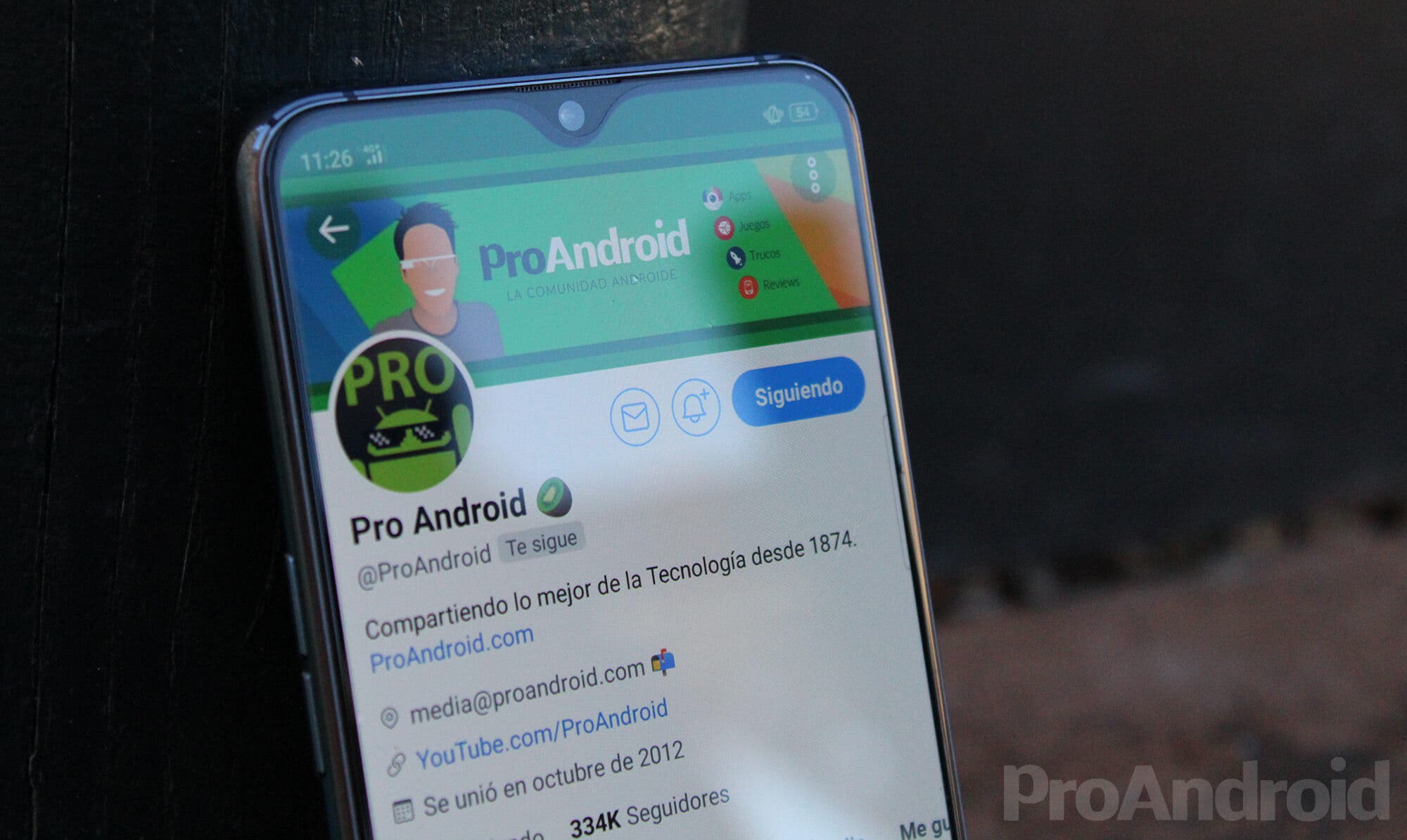 Twitter nyní umožňuje přidávat GIF, obrázky a videa pomocí retweetů