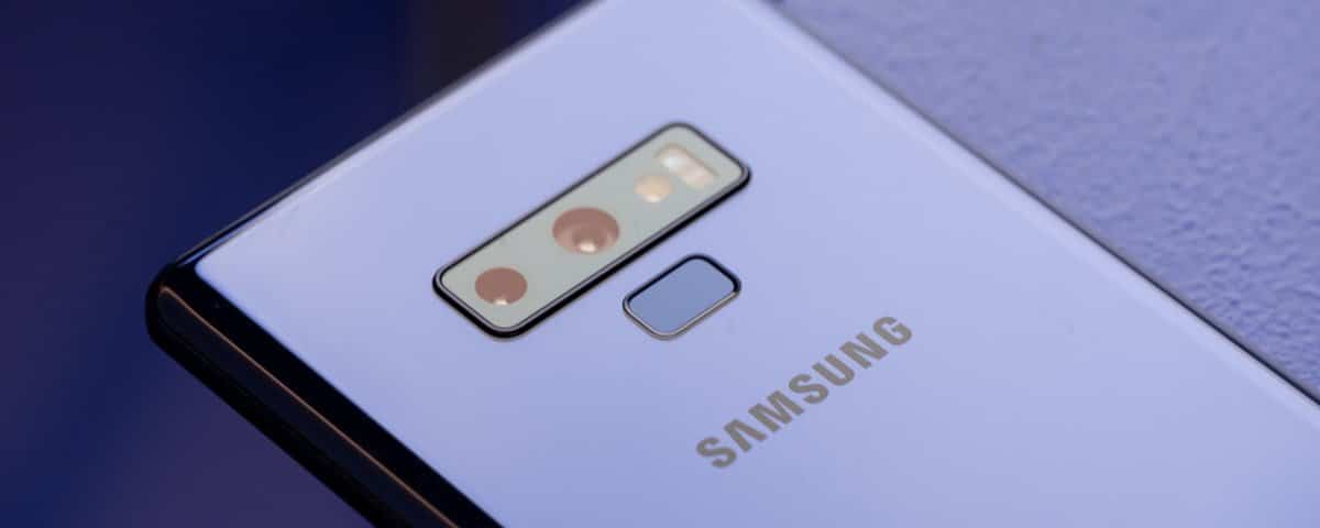 Obrázky ukazují, že verze systému Android 9 společnosti Samsung má velmi odlišné rozhraní.