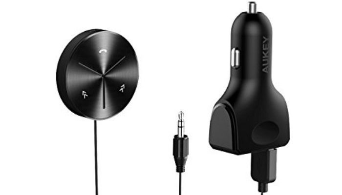 Aukey nabíječka, bluetooth v autě