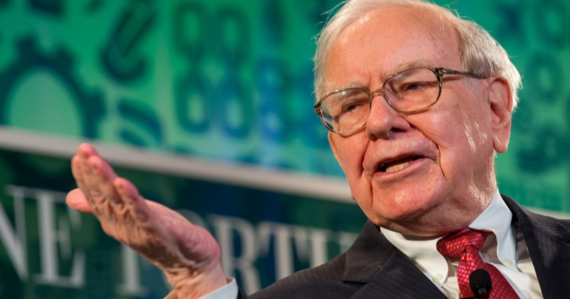 Warren Buffett věří budoucnosti Apple, ale nedůvěřuje možnému Apple Car