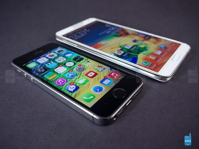 Samsung Galaxy Note 3 a iPhone 5S