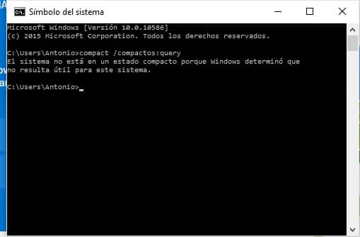 Příkazový řádek se systémem Windows 10 CompactOS