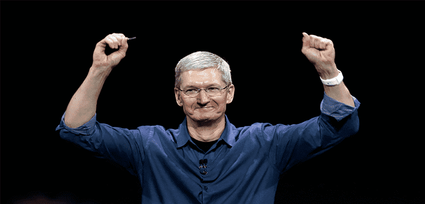 Apple v posledním čtvrtletí prodal 75 milionů iPhonů