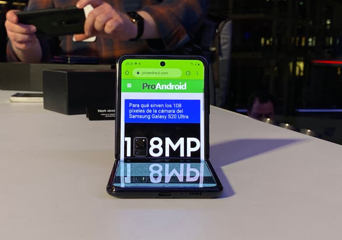 Xiaomi pracuje na skládacím mobilním telefonu, jako je Galaxy Z Flip: kdy přijde? 5 Xiaomi pracuje na skládacím mobilním telefonu, jako je Galaxy Z Flip: kdy přijde? 1603107747 352 Xiaomi pracuje na skladacim mobilnim telefonu jako je Galaxy Z