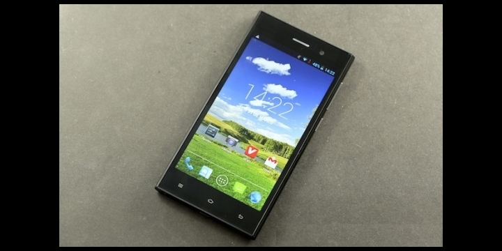 Sunstech uSUN300, 5palcový smartphone za 199 eur