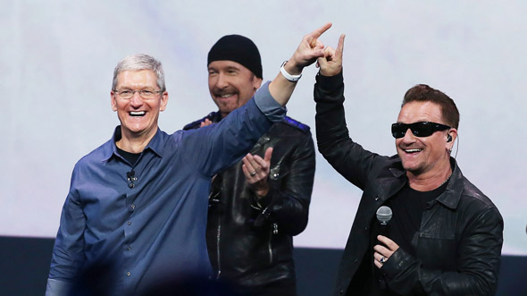 stížnost-apple-propaganda-gay-u2-4