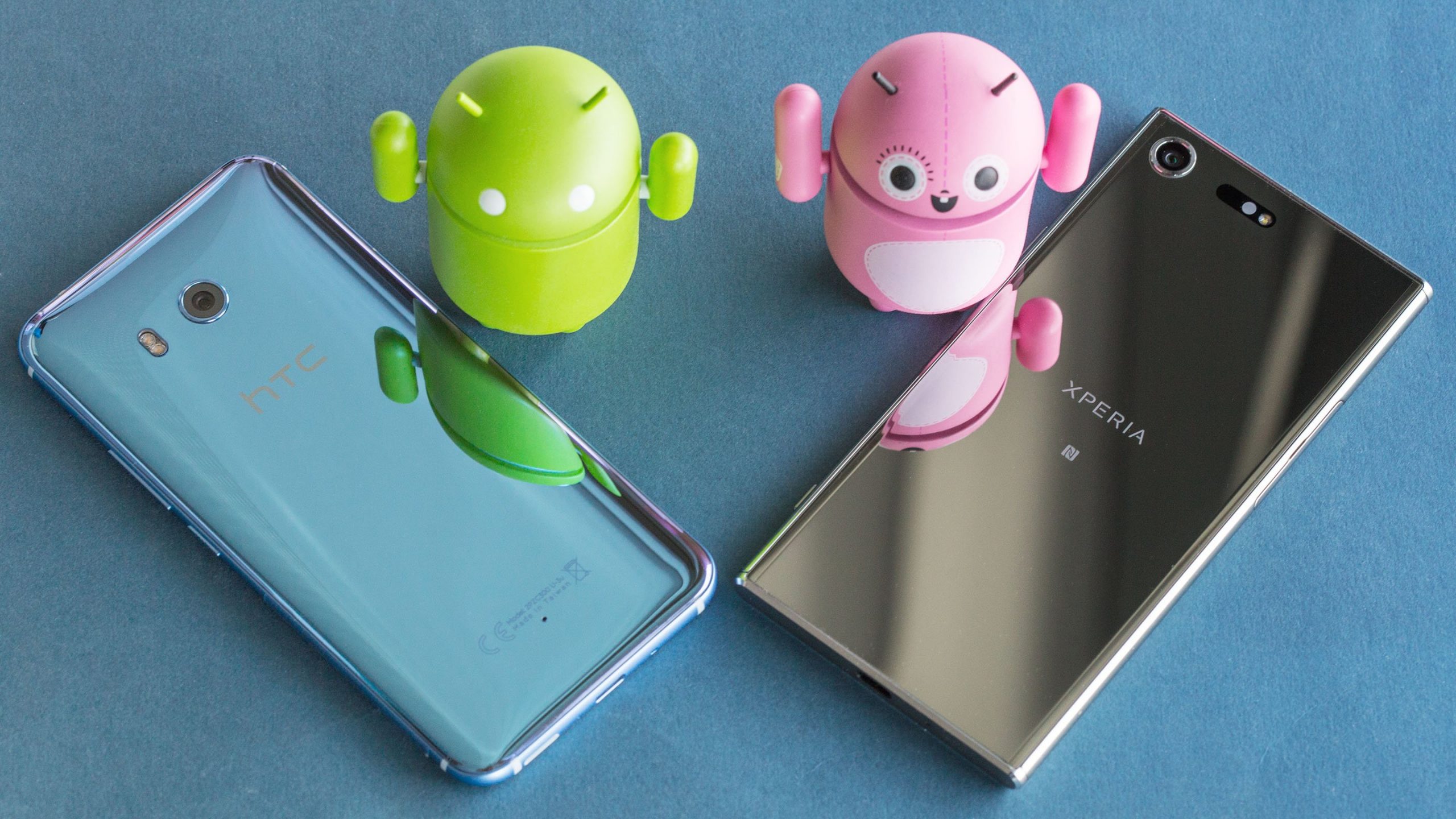 HTC U11 vs Sony Xperia XZ Premium: Která ze dvou vlajkových lodí zvítězila?