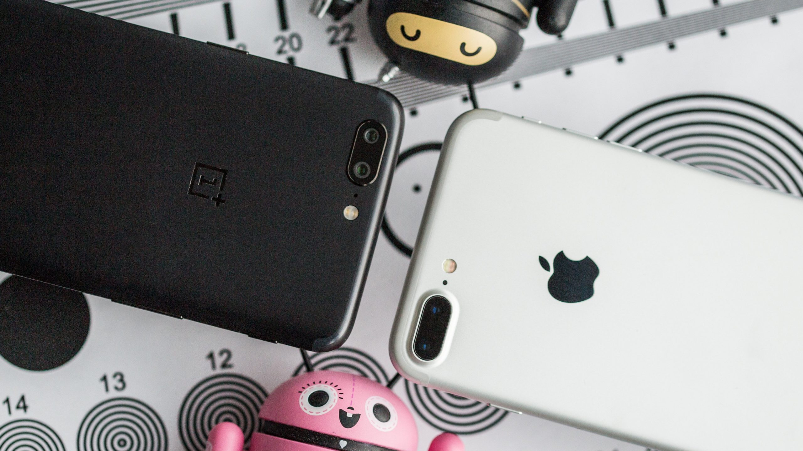 Srovnání kamer: OnePlus 5 a iPhone 7 Plus