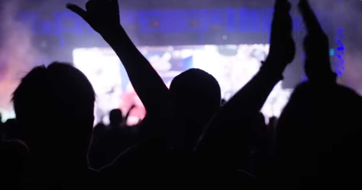 Tento astronaut se svým iPadem uskutečnil úžasný hudební koncert z vesmíru