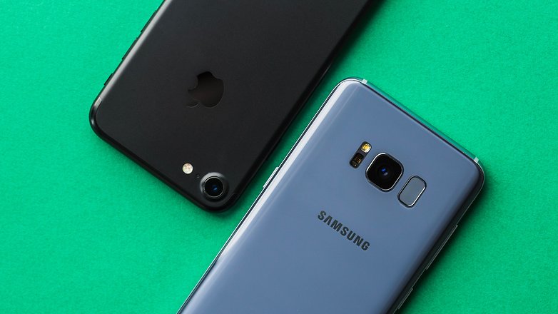 Samsung Galaxy S8 a iPhone 7 2357