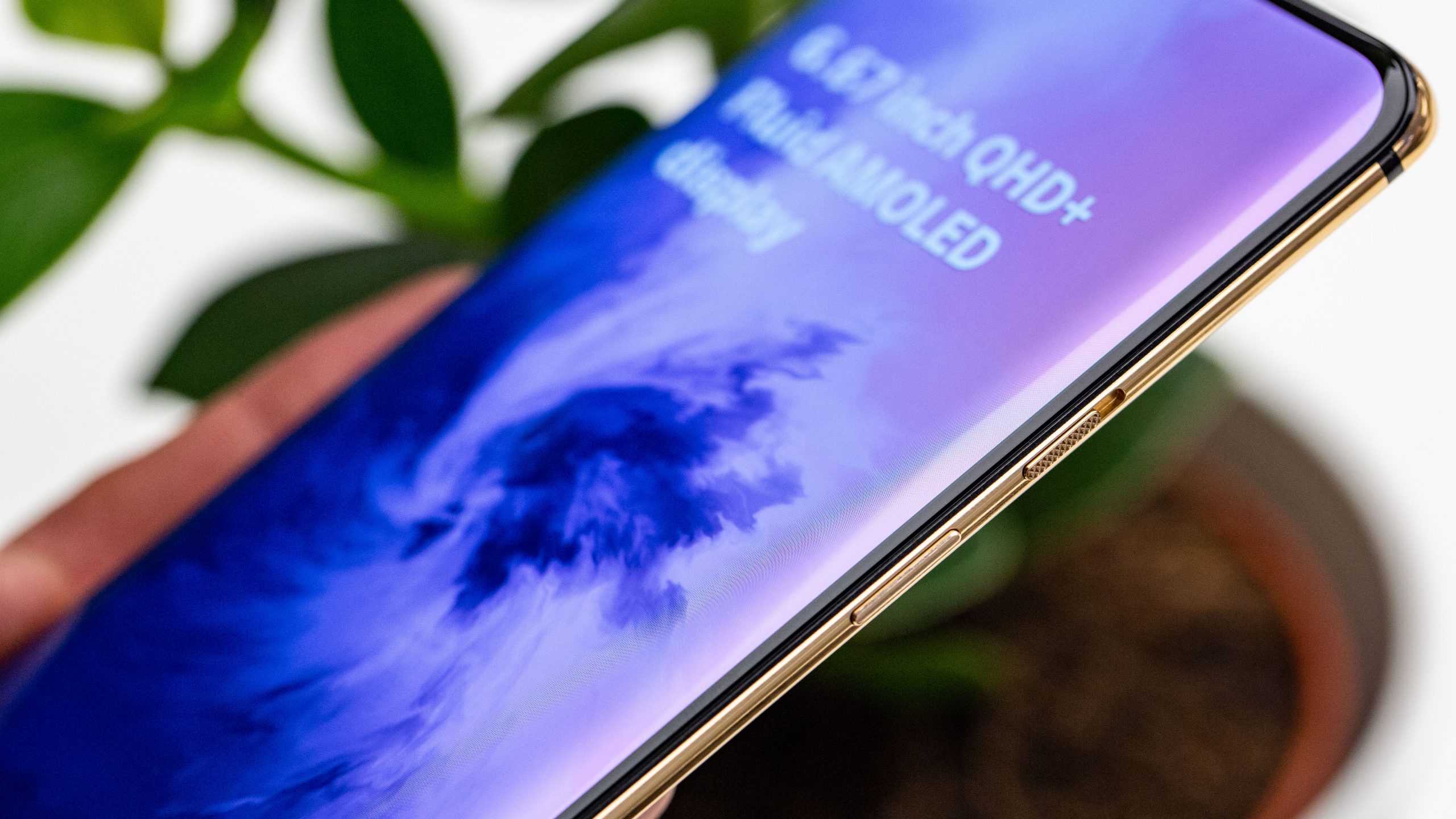 Jak povolit frekvenci 90 Hz OnePlus 7 Pro ve všech aplikacích
