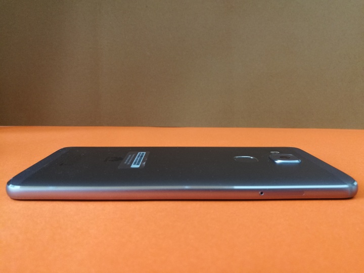 Obrázek - Recenze: Huawei Nova Plus, nová sázka na střední kategorie