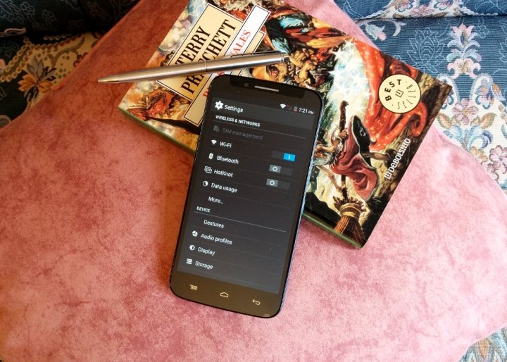 Vizuální - recenze: UMI eMAX je levný smartphone, ale velmi pokročilý