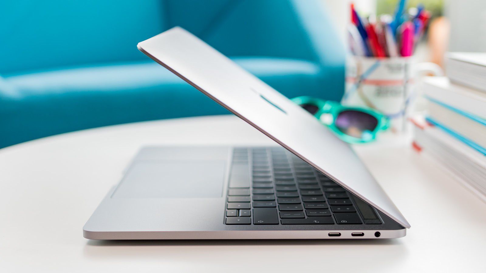 Chybí vám odkazy? Naučíme vás, jak do svého MacBooku přidat další porty 1603127213 770 Chybi vam odkazy Naucime vas jak do sveho MacBooku pridat