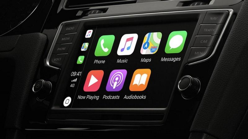 Jak přehrávat hudbu z iPhone v autě
