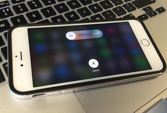 2. Vypněte iPhone
