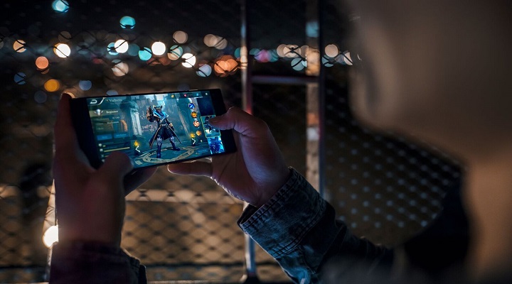 Smartphone pro hráče Razer Phone je nyní oficiální
