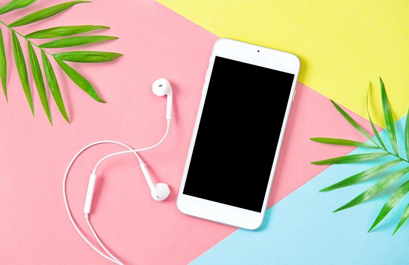 Různé způsoby stahování a poslechu hudby na iPhone
