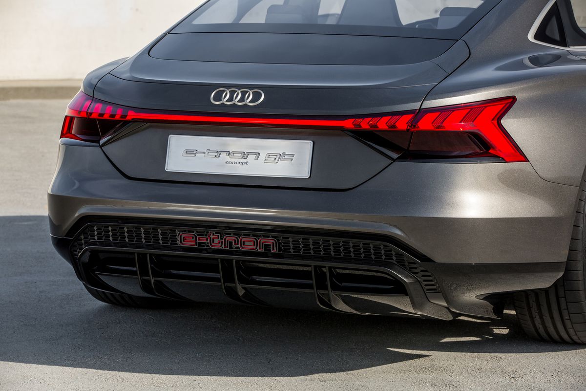 Koncept Audi E-Tron GT je elektrický sedan ... 1603136160 938 Koncept Audi E Tron GT je elektricky sedan