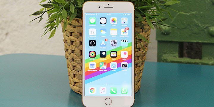 V recenzi: iPhone 8 Plus, bezdrátové nabíjení a odolnost proti vodě 8 V recenzi: iPhone 8 Plus, bezdrátové nabíjení a odolnost proti vodě