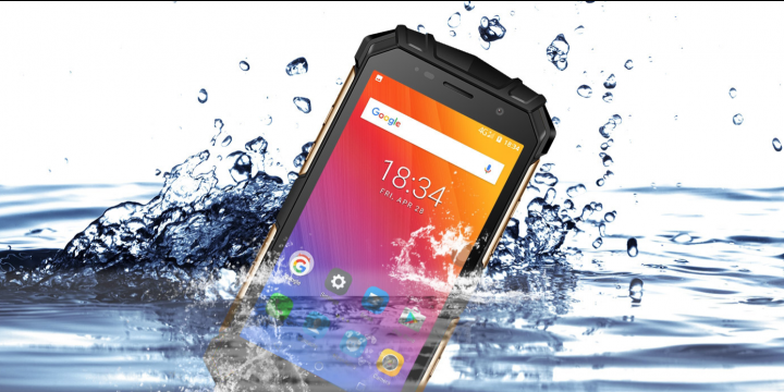 Doogee S60 ukazuje, jak ve videu přežívá voda, oheň a dokonce i údery kladiva
