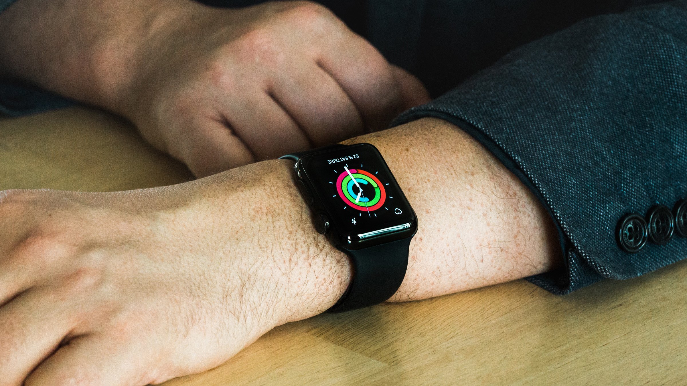 Fitbit Versa vs. Apple Watch: Jaké jsou nejlepší chytré hodinky?