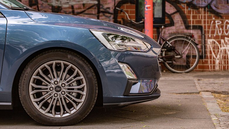 AndroidPIT přední kolo Ford Focus Titanium Sync 3
