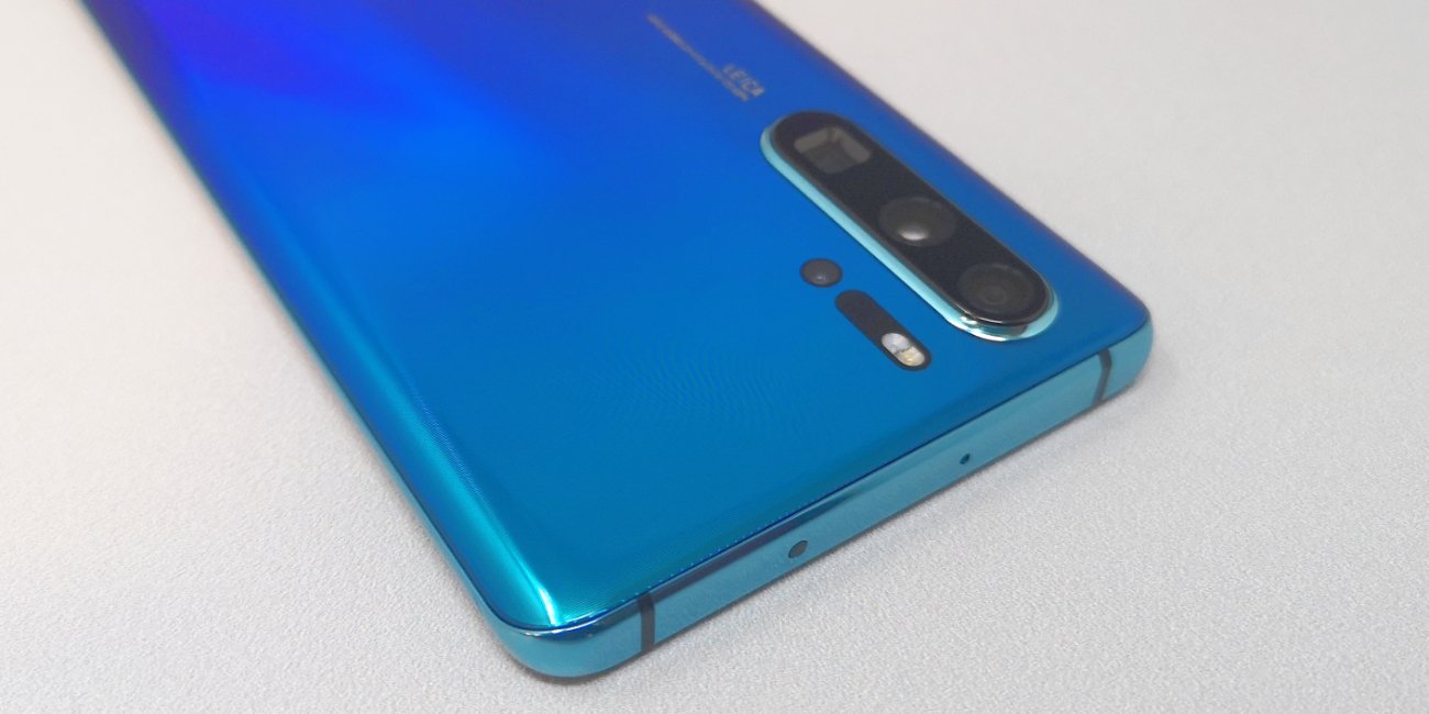 Obrázek Huawei P30 Pro: Čtyřnásobný fotoaparát s 10násobným zvětšením a snímačem otisků prstů na obrazovce 7 Srovnání: Huawei P30 Pro vs Huawei P20 Pro