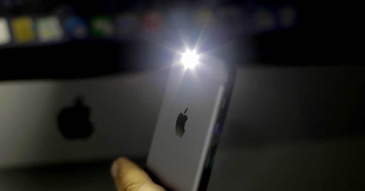 Jak vypnout baterku iPhone bez nutnosti odemykání