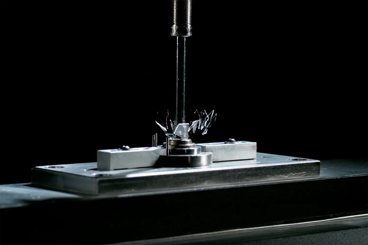 Corning Gorilla Glass 7, nové sklo, které odolává pádu ... 3 Zaručená ochrana za stejnou cenu