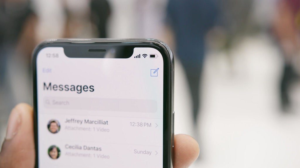 Odstraňte kontakt WhatsApp na svém iPhone
