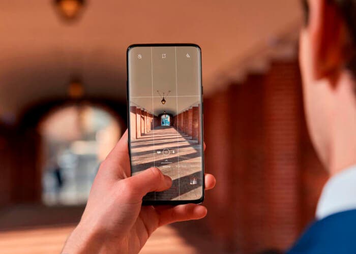 Další krok pro OnePlus? OnePlus 9 může být dodáván s kamerou pod displejem