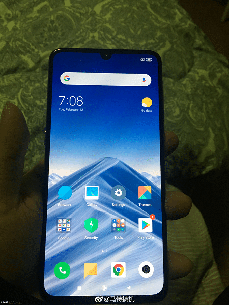 Skutečné fotografie Xiaomi Mi 9 ukazují funkční telefon a potvrzují jeho vlastnosti 5 Skutečné fotografie Xiaomi Mi 9 ukazují funkční telefon a potvrzují jeho vlastnosti
