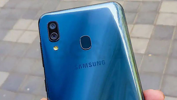 Porovnáváme dva mobilní telefony v ekonomické řadě, Samsung Galaxy A40… 8 Fotoaparát Galaxy a40