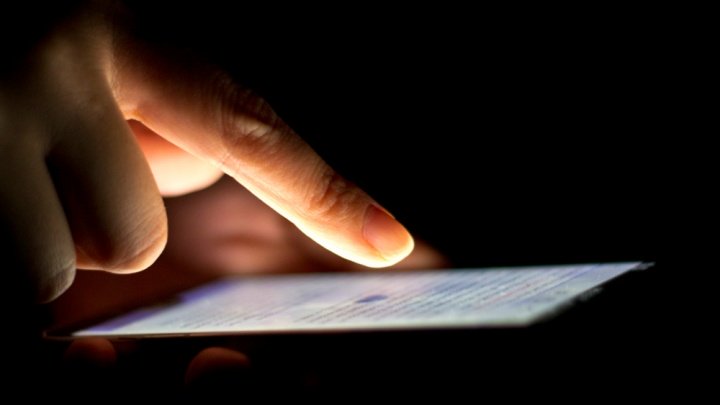 5 mobilních telefonů pro starší osobu na Vánoce