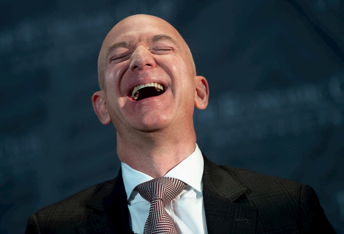 Amazon chce zvýšit minimální mzdu, ale ne pro dobro ...