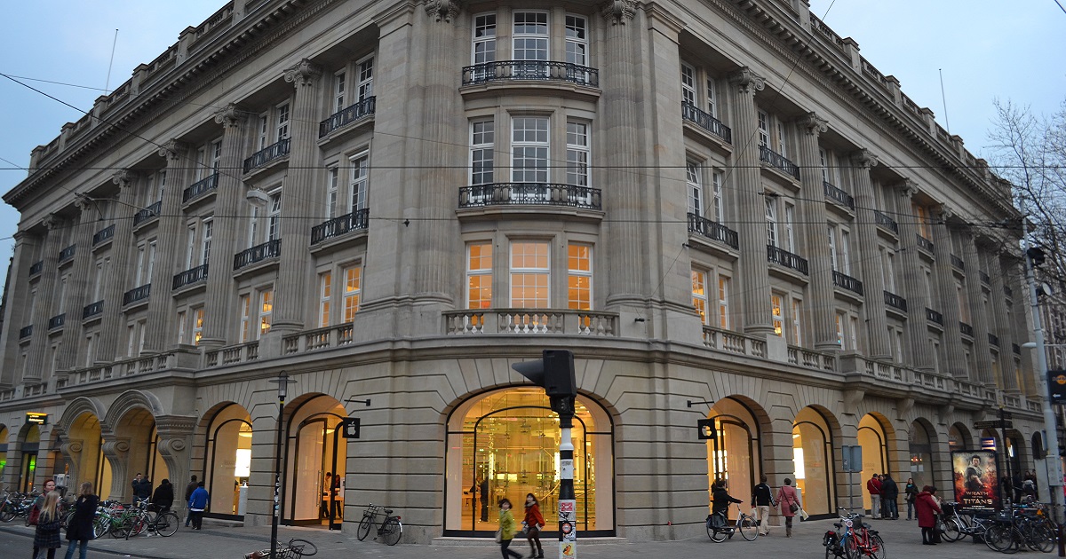 Amsterdamský Apple Store evakuován výbuchem