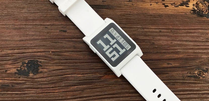 Aplikace Pebble byla aktualizována, aby vaše zařízení fungovala neomezeně dlouho