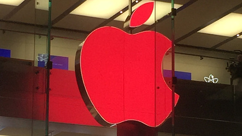 Apple osvětluje všechny své obchody proti logům AIDS červeně 16 Apple osvětluje všechny své obchody proti logům AIDS červeně