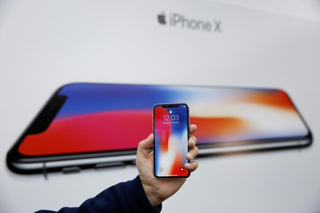 Apple plánoval přeměnit iPhone na rádio Apple a Intel pracovali na funkci, která umožní iPhonům komunikovat bez nutnosti mobilní sítě. 1 Apple plánoval přeměnit iPhone na rádio Apple a Intel pracovali na funkci, která umožní iPhonům komunikovat bez nutnosti mobilní sítě.