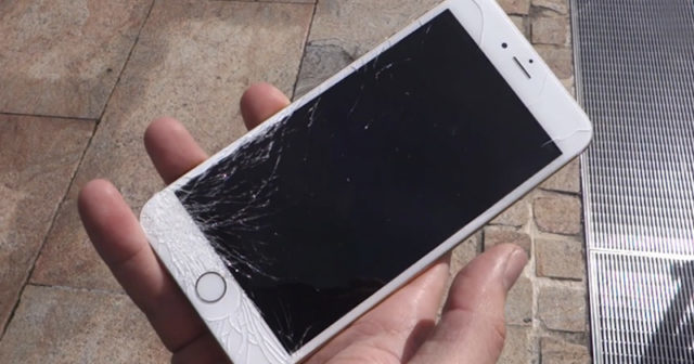 Apple umožní neoficiální opravy iPhone při zachování záruky 5 Opravte obrazovku iPhone 7