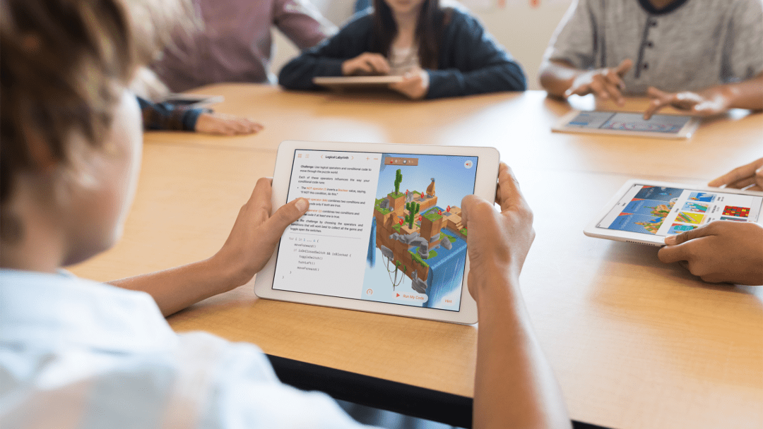 Apple uvádí na trh ekonomickou verzi iPadu. Tento nový iPad má velikost 9,7 palce, displej Retina a v názvu nebude mít příjmení „Air“.