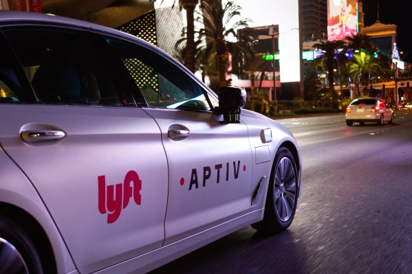 Aptiv přináší své cíle v oblasti řízení (a technologií) bez řidiče do Číny. 11 Aptiv přináší své cíle v oblasti řízení (a technologií) bez řidiče do Číny.