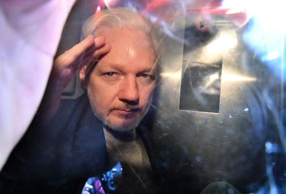 Assange WikiLeaks byl obviněn podle zákona…