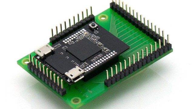 Black Swift, překvapivě malá konkurence Raspberry Pi. Základní deska má velikost mince a snaží se prodat prostřednictvím finanční kampaně. V současné době se různé společnosti, jako je Microsoft, pokusily konkurovat Raspberry Pi v této oblasti ...