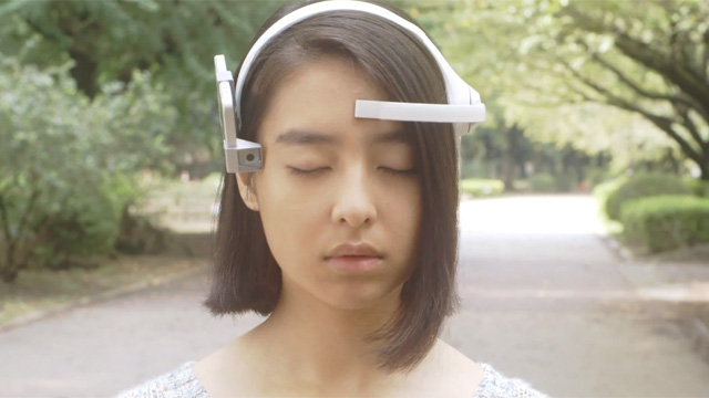 Čelenka, která fotí s myslí Japonská společnost Neurowear pracuje na projektu výroby fotoaparátu s 5sekundovými gify, který funguje pouze „silou vaší mysli“. Prototyp je podezřele podobný ...