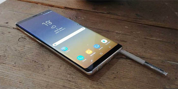 Chcete vědět, kolik oficiálního příslušenství se dodává se Samsung Galaxy Note? 31 Samsung Galaxy Note 8