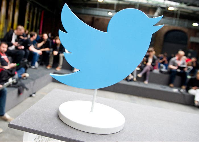 Twitter potvrdil nový tmavý režim, který šetří více baterie 5 Twitter potvrdil nový tmavý režim, který šetří více baterie Chyba na Twitteru odhalila chranene tweety uzivatelu Androidu po cela